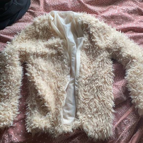 Faux fur jacket - Picture 2 of 2